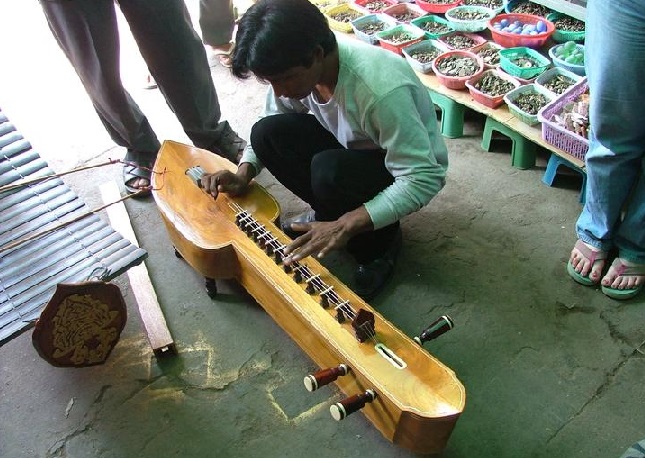Cambodja muziekinstrument krapeu