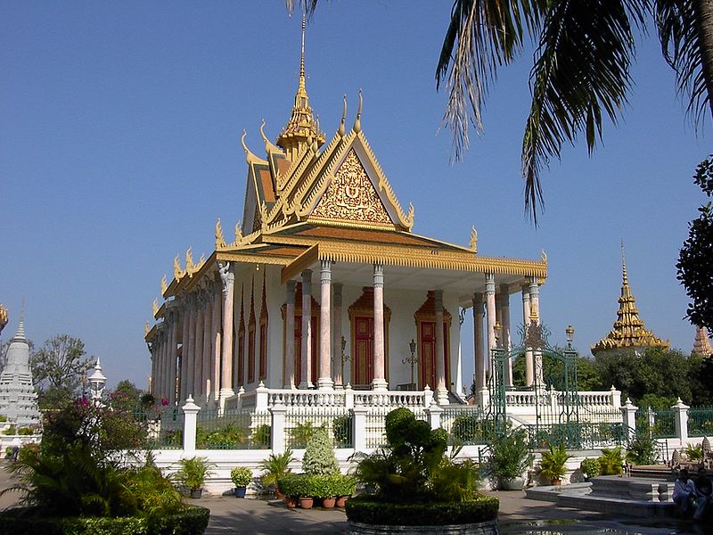 Koninklijk paleis Phnom Penh, Silveren pagoda